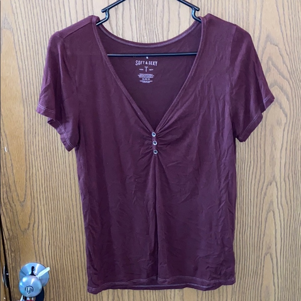 Maroon v-neck